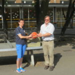 Holzgartenschule mit neuen Junior Franken Bällen!